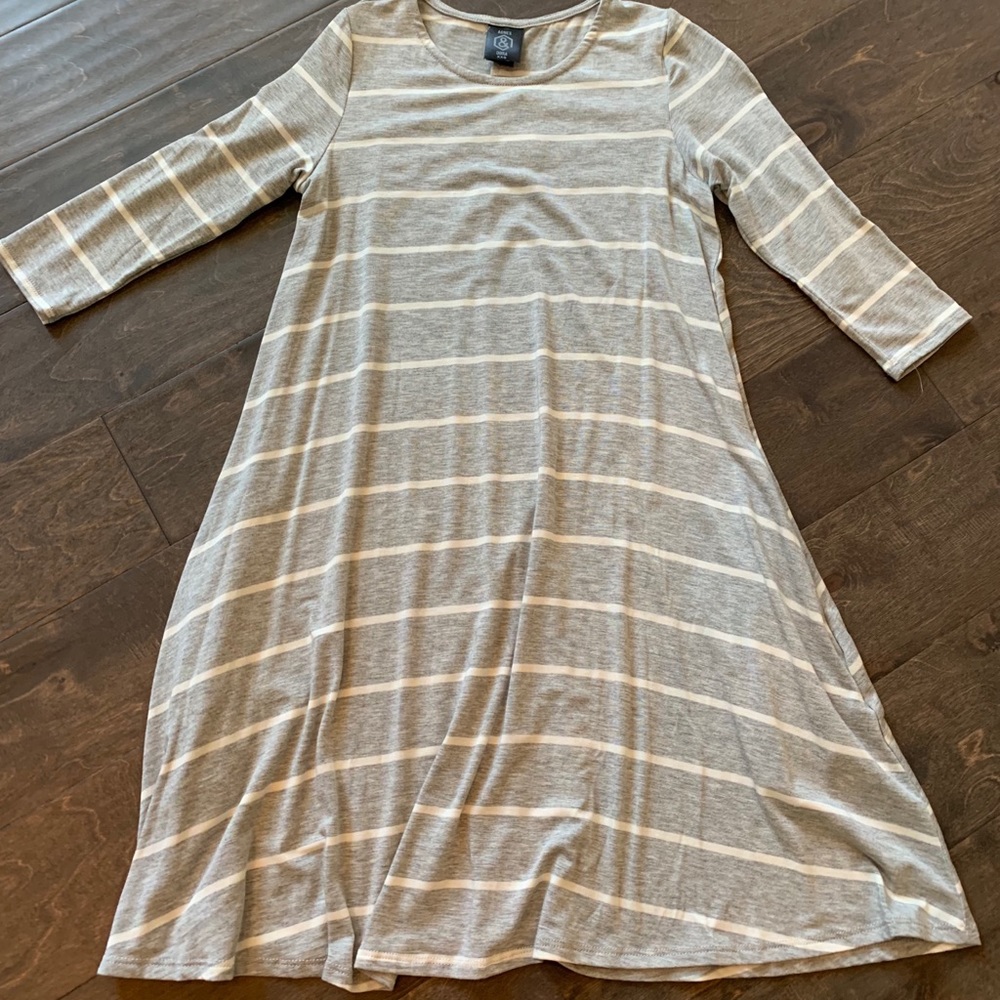 Swing tunic with pockets